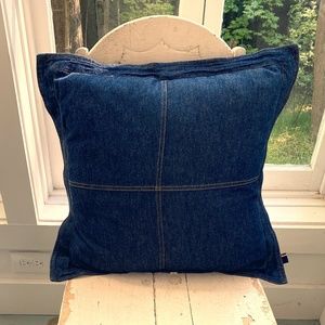 Tommy Hilfiger - TWO Denim 20" Throw Pillows